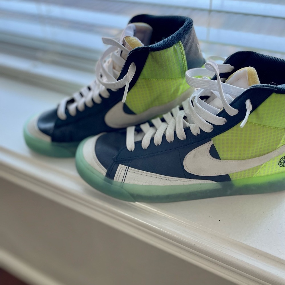 Nike Sport Tennis Shoes